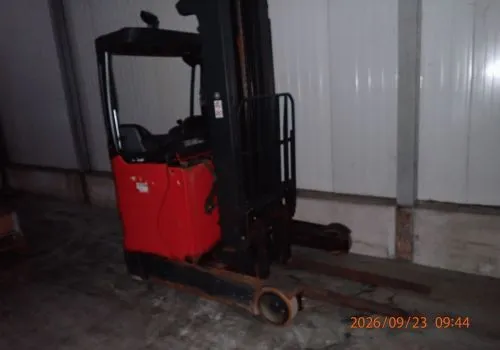 1台林德 R16-01 前移式叉车，2016年，序列号：P21120G01238，1,600 kg，运行小时 2,746，起升高度 8,200 mm，电池故障，…