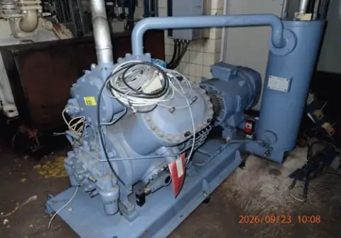 4 vecchi compressori GEA Grasso, probabilmente anno di costruzione 2007, produttore Gram anno di costruzione 1992, compressore a pistoni, 1 pz. Gram anno di costruzione 1987, fuori servizio,…