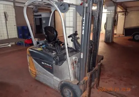 1 carretilla eléctrica Stihl RX5015, altura máx. de elevación 3 m, carga máx. de elevación 1.200 kg, horas de servicio no legibles, 1.500 kg de carga útil, año de fabricación 2008