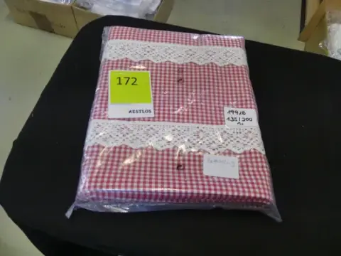 Paplanhuzat horgolt csipkével, piros-fehér, 100 % pamut