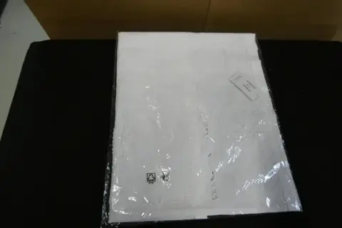 Kutu üzerinde miktar belirtilen 1 kutu perde