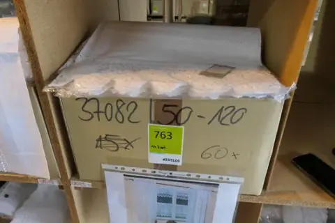 1 caja de cortinas