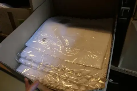 1 caja de cortinas