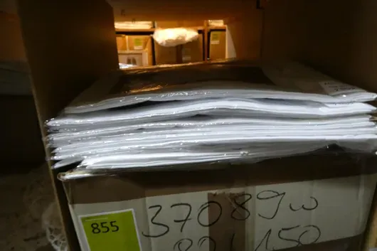1 æske gardiner med mængde angivet