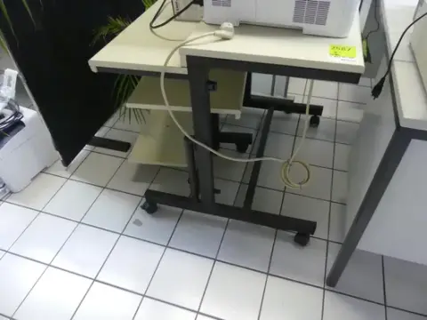 Scrivania, senza contenuto