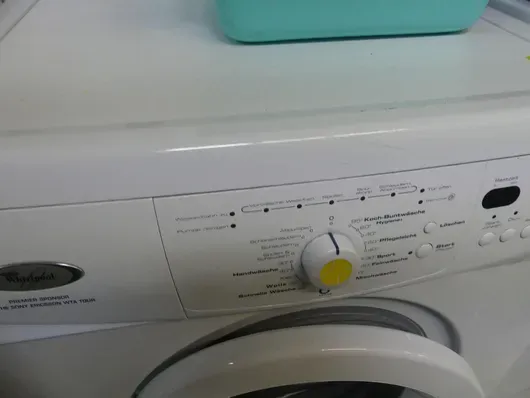 Lavadora Whirlpool con accesorios