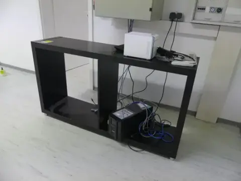 Credenza/scaffale, senza contenuto