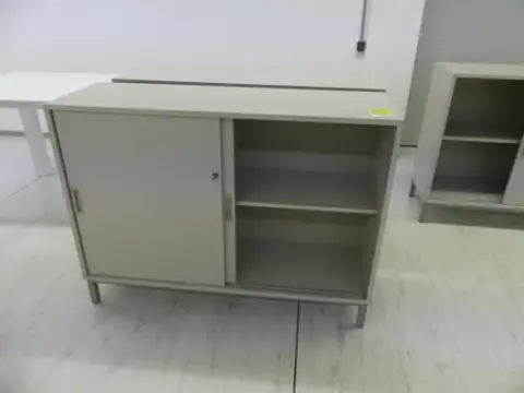 2 adet büfe, içi boş