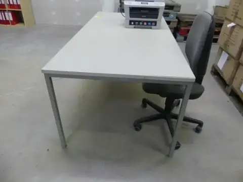 Masa, içeriksiz