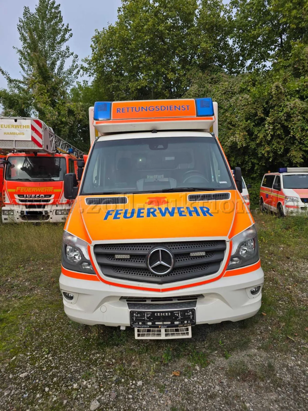1 辆 Mercedes Benz Sprinter 救护车车厢版（HH-2778）