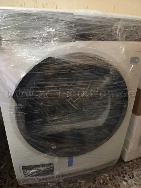 1 uscător cu pompă de căldură AEG Electrolux TR9W80690