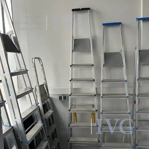 Scară din aluminiu cu platformă ZARGES