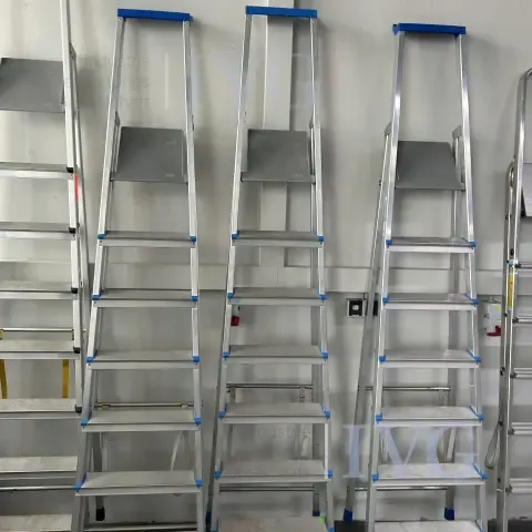 Aluminium platformstrappestige ZARGES