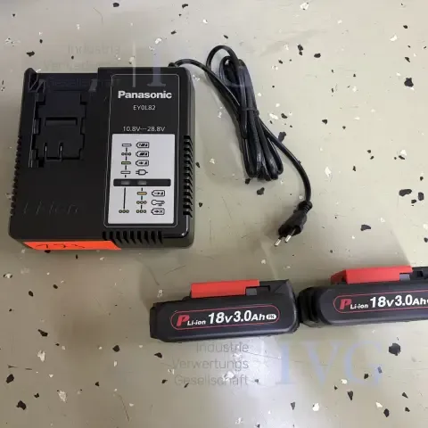 PANASONIC EY0L82 电池充电器