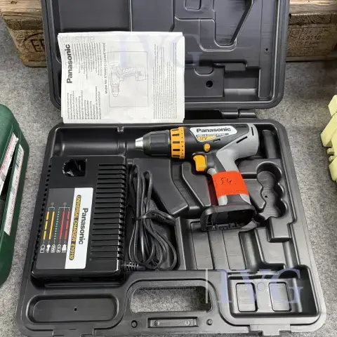 Mașină de înșurubat cu acumulator PANASONIC EY 6409