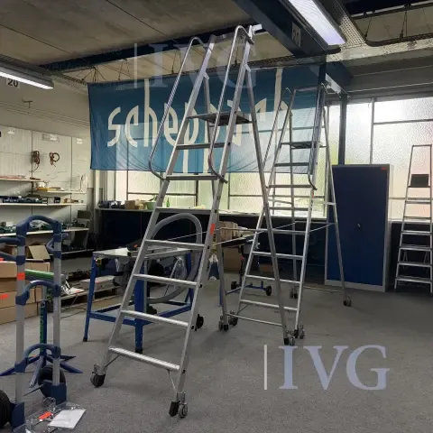 Escalera de tijera de aluminio ZARGES