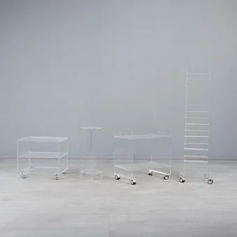 KONVOLUT REOLER / BORDE, akrylglas. (4).