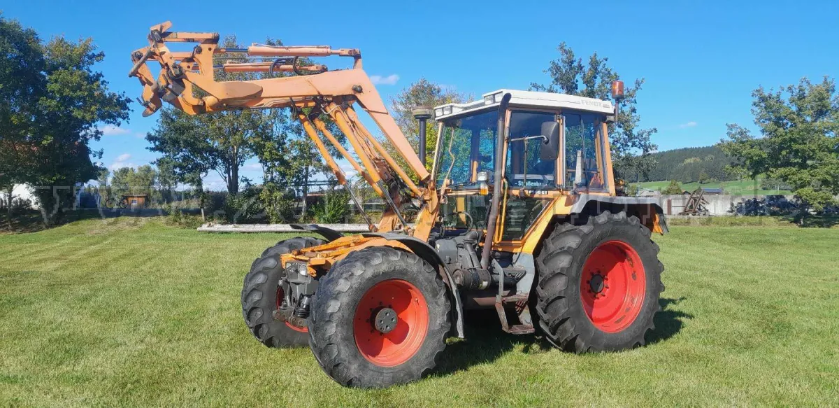 1台Fendt GT 395，不可行驶，带前置装载机和Vario割草臂