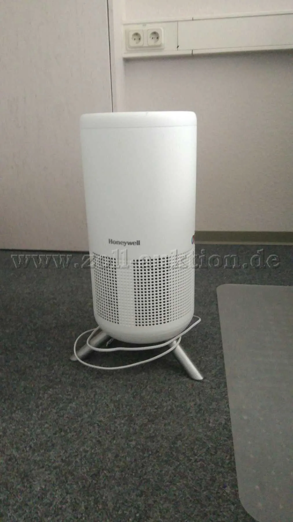 1 台 Honeywell HPA83OWE 空气净化器