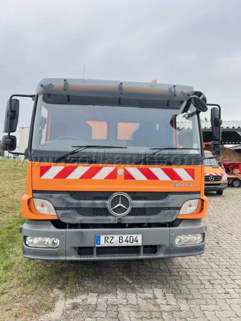 1 barredora Mercedes-Benz con carrocería Faun Viajet 6 R-H defectuosa