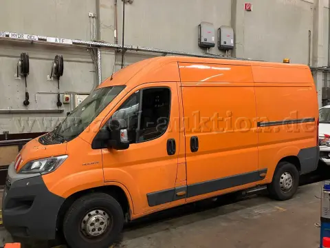 1 furgón Fiat Ducato L2H2
