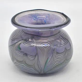 ERWIN EISCH（1927-2022）。花瓶，多层工作室玻璃，虹彩装饰，混合技法，1981年，签名并标注日期。