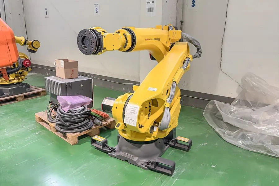 工业机器人 FANUC R-2000i C/270F