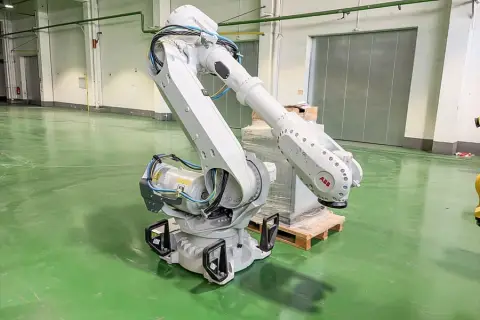 Industrijski robot ABB AB IRB 6700