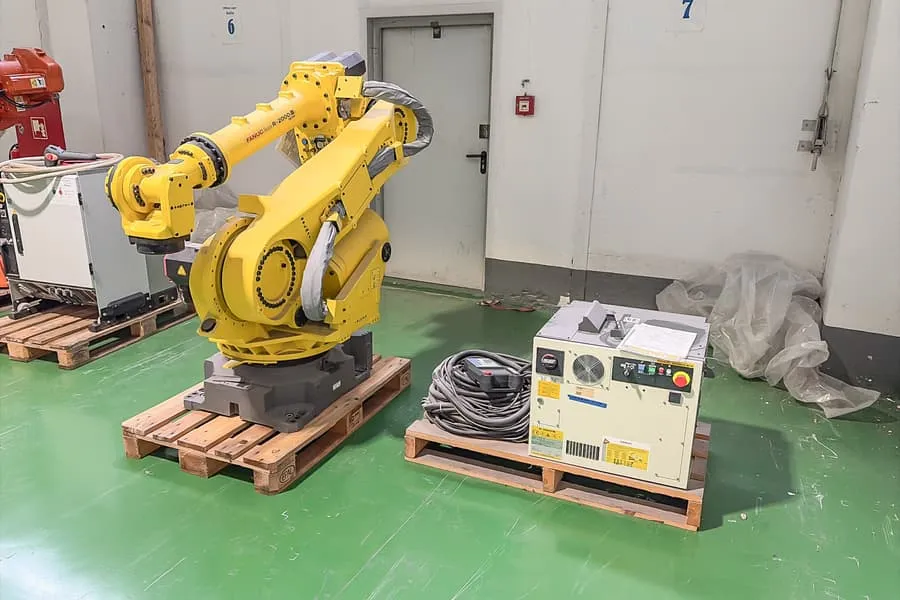 工业机器人 FANUC R-2000iB/165F