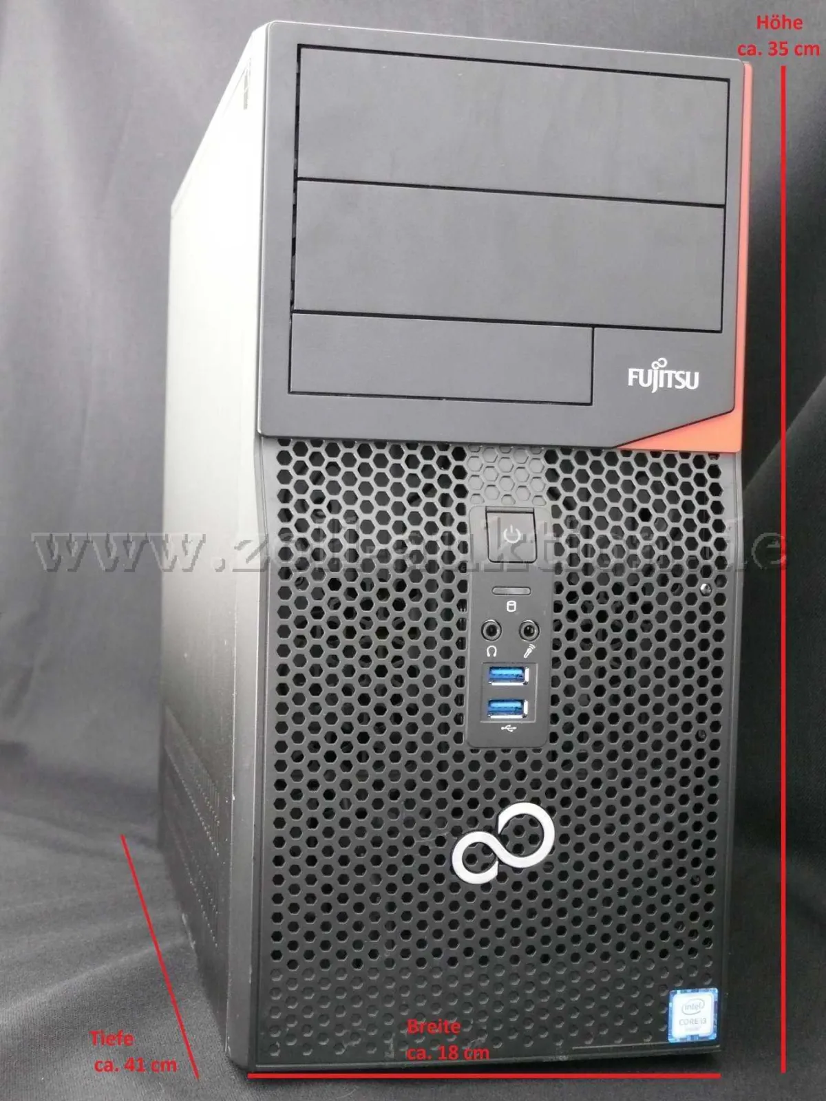 10 computer da postazione modello Fujitsu ESPRIMO P556/E90+