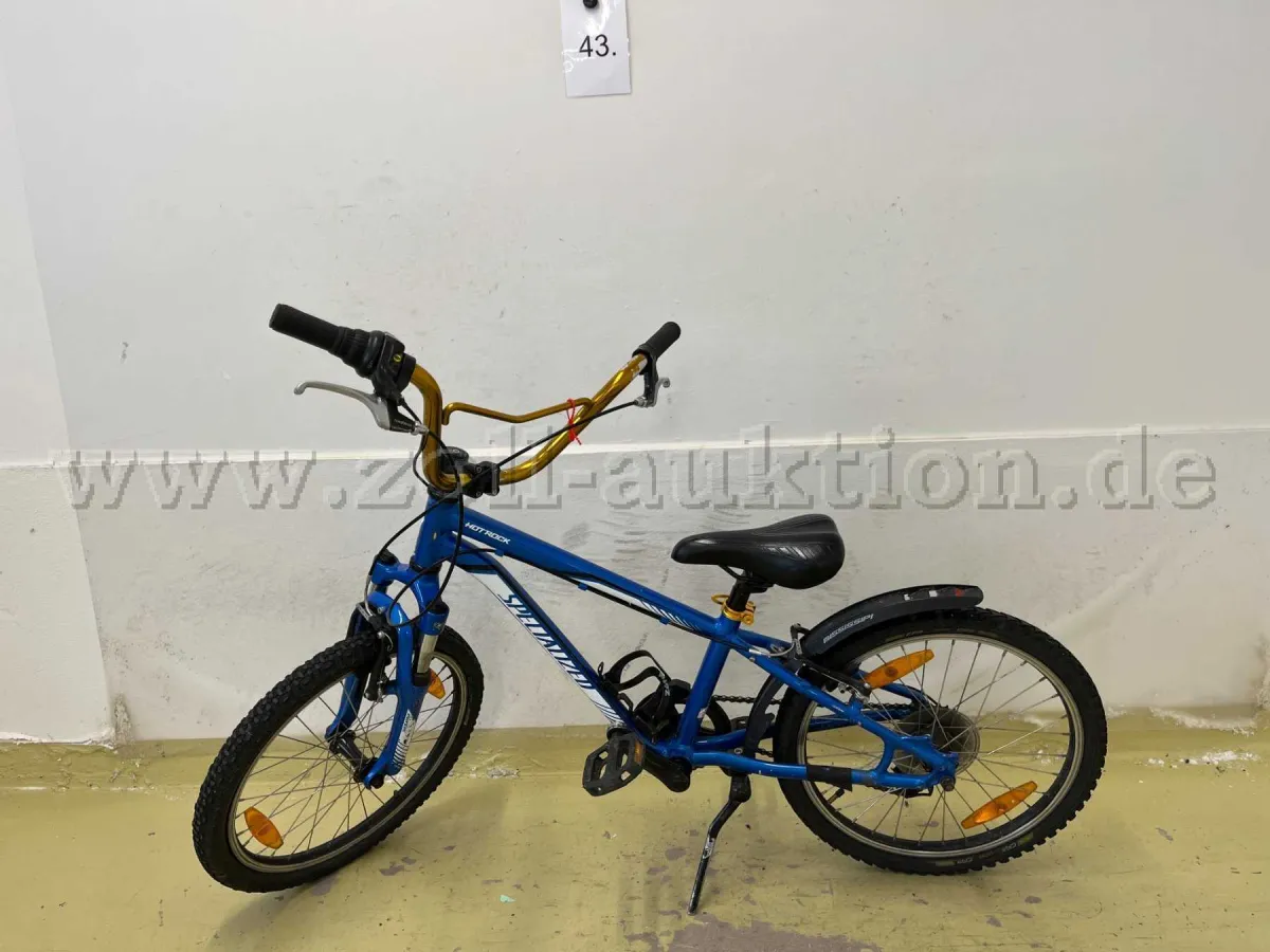 1 barnesykkel av Specialized "HotRock", 20 tommer, rammehøyde 28 cm