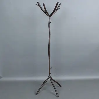 SIR TERENCE CONRAN। Sir Terence Conran का लोहे का मूर्तिकला शैली का कोट रैक "l'arbre", 1960 का दशक।