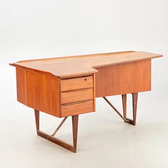 PETER LØVIG NIELSEN. Løvig. Escritorio 'Boomerang'. Teca, diseño de 1956, Dinamarca