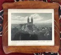 Udsigt over Quedlinburg, stik i jugendstil-træramme, 30x27 cm, vedlagt faktura fra auktionshuset i Quedlinburg fra 2007 (80 euro)