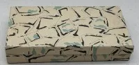小盒内有 11 幅小木刻版画，签名和日期 1997 无法辨认，每幅约
