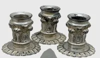 3 candelieri argentati, trascurati, A-6 cm
