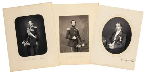 Preussen – Tre autografer af preussiske personligheder. Hver under originalt portrætfotografi. Vintage. Saltpapir. Monteret. Omkring…