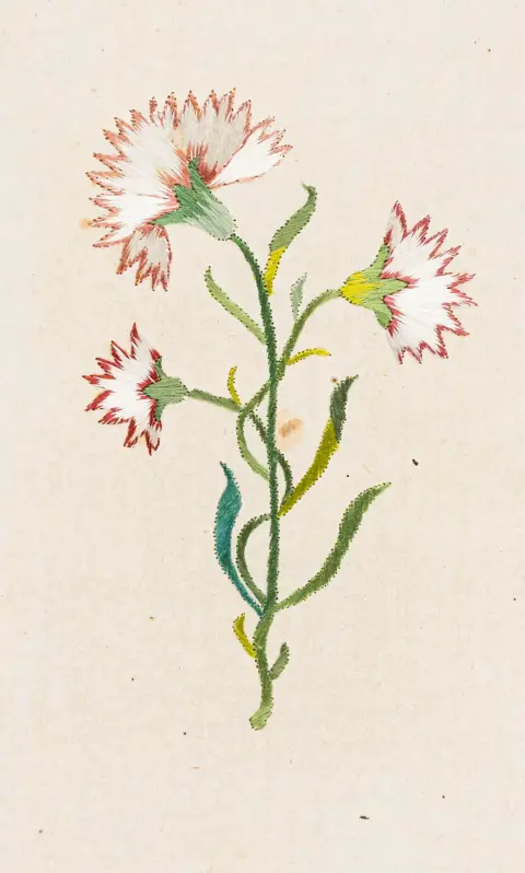 Broderibilleder – Fire blomsterbroderier på papir. Tyskland, 2. halvdel af 18. århundrede. 8,4 x 5,8 cm til 18 x 10,5 cm. På false under passepartouter.