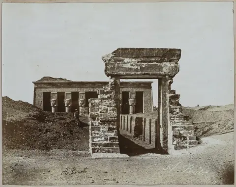 Egypten – Beato, Antonio. Album med 18 monterede originalfotografier, heraf 4 med den indkopierede signatur "A. Beato". Albumin.