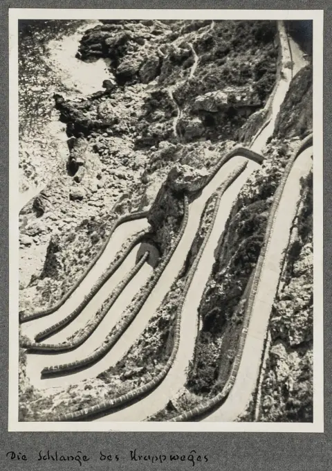 Italien - Capri – Italien, Capri 1937 (titel på omslaget). Samling af 78 private originale fotografier. Vintages. Sølvgelatine. Monteret.