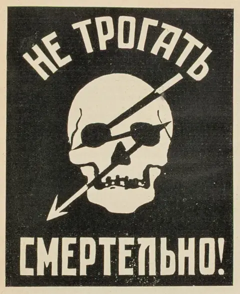 Avantgarde - Rusland – Rejtynbarg, David I. Plakat om arbejdssikkerhed i USSR og i udlandet. (Ulykkesforebyggelsesplakaten i…