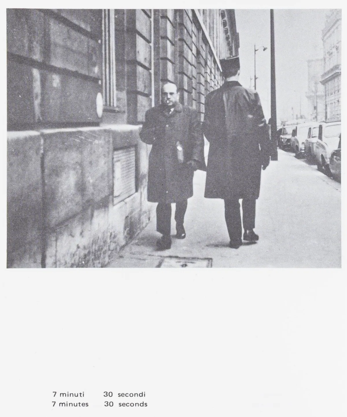 Huebler, Douglas – Durata, Duration。含61幅摄影插图。都灵，Sperone Editore，1970年。未编页。17 x 12厘米。…