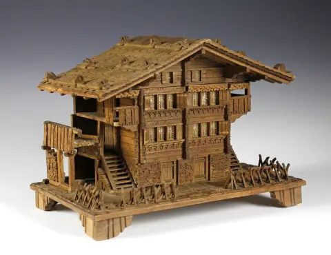 Reklame – Humidor som model af en schweizisk bjerghytte. Brienz/Schweiz omkring 1870, fint træskærerarbejde, spejlglas, låget...