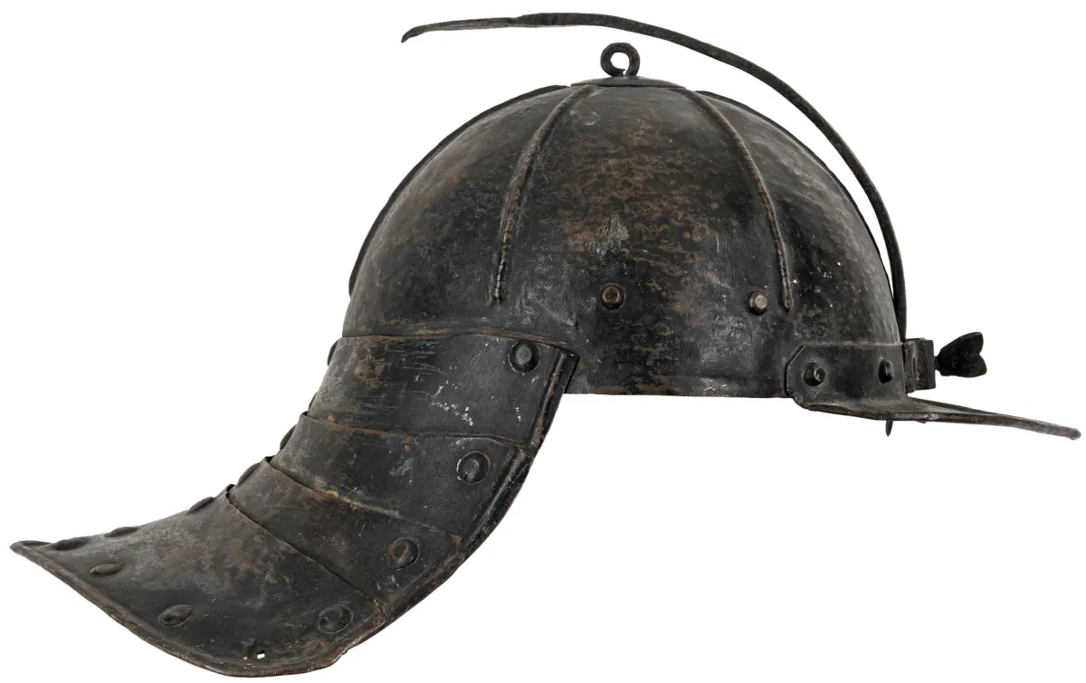 奇珍异品 – 17/18世纪骠骑兵头盔。20世纪复制品，锻造铁。有年代痕迹。
