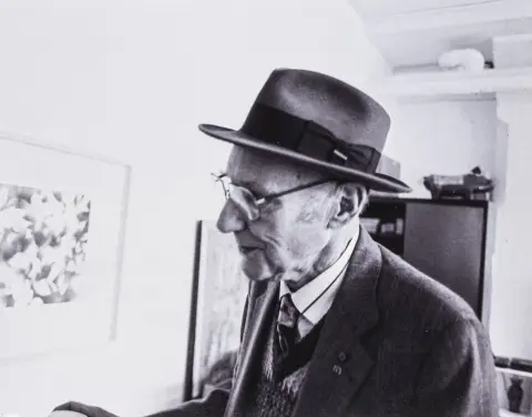 Burroughs, William S – Disembodied Guts. Vernice spray bianca su carta Cadillac nera. Firmato in basso a destra, nel margine inferiore destro…