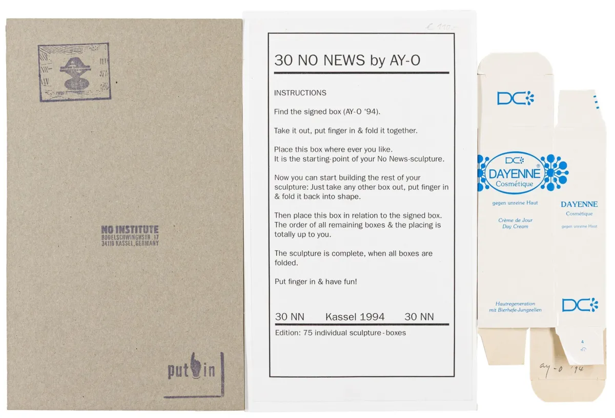 Fluxus – AY-O。30 NO NEWS。57个纸板箱装在一个纸板箱中，其中1个签名并注明日期。1994年。8 x 27 x 16 cm。出版方…