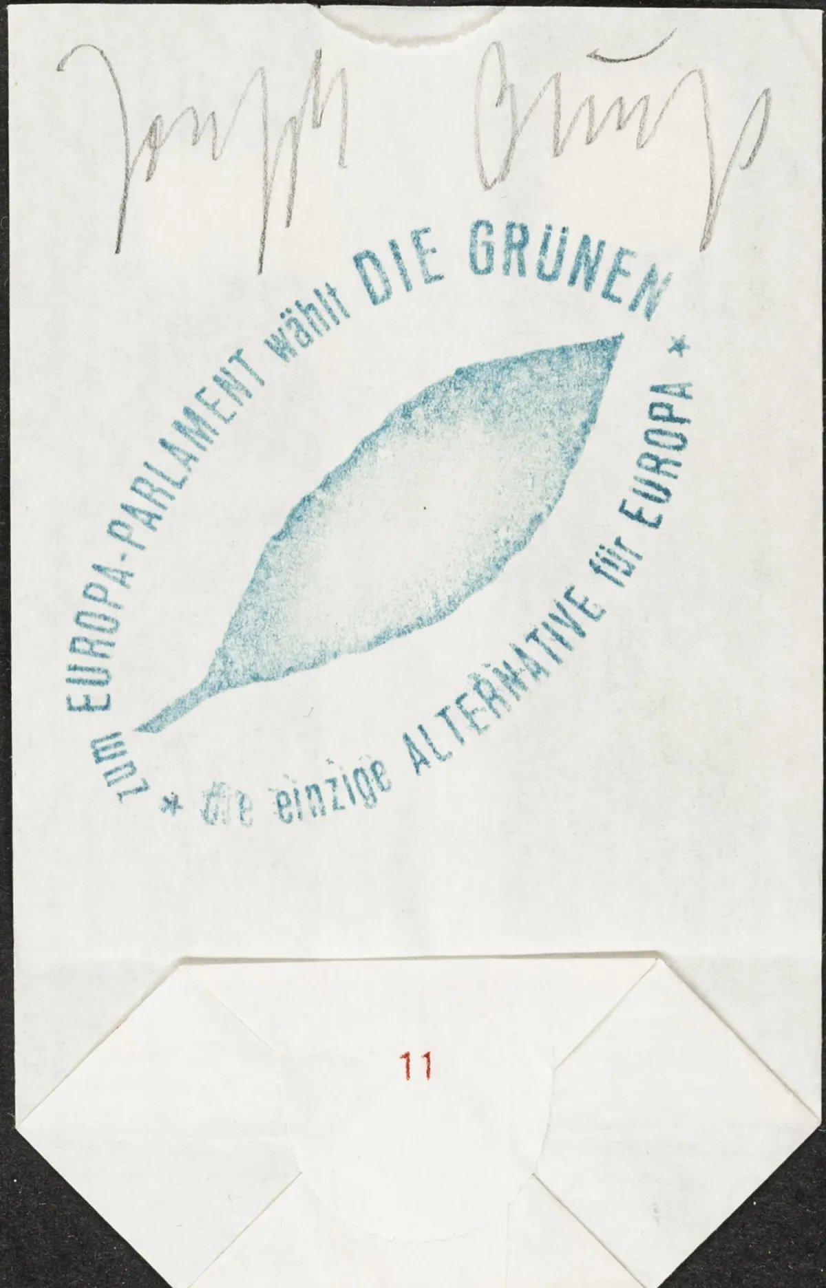 Fluxus – Beuys, Joseph. 两个东德纸袋。签名并盖有不同印章。约1977-1980年。不同尺寸。Schellmann 324。-…