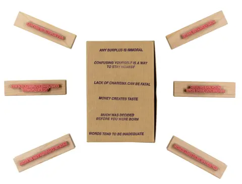 Holzer, Jenny – Truisms Stamp Set. 6 baskılı ahşap damga, kauçuk plakalar ve siyah damga yastığı ile tipografik etiketli orijinal karton kutuda
