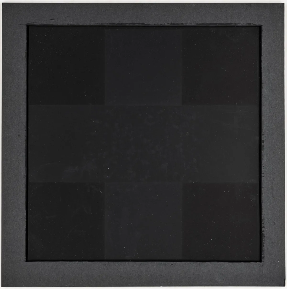 Reinhardt, Ad – 无题。丝网版画，装裱于卡纸内。1985年。画面尺寸：25 x 25 cm。卡纸：30,3 x 30,3 cm。