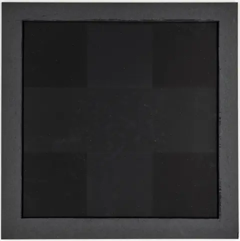 Reinhardt, Ad – Senza titolo. Serigrafia montata sotto passepartout. 1985. Dimensioni immagine: 25 x 25 cm. Passepartout: 30,3 x 30,3 cm.